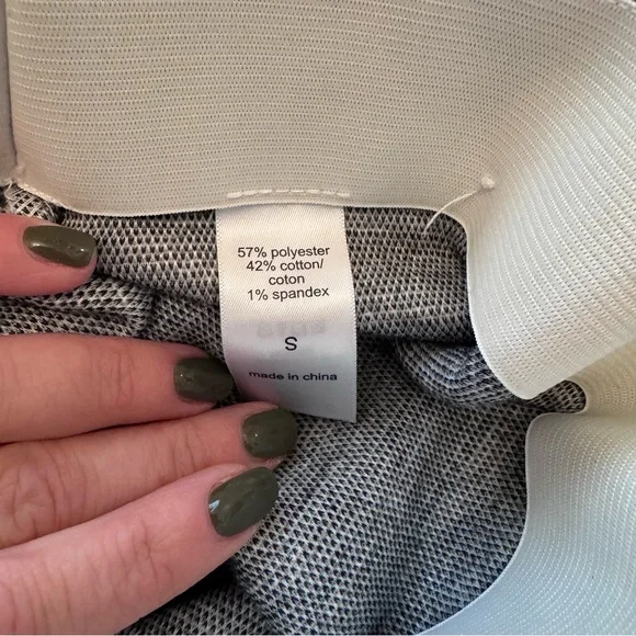 Maurice’s small Tweed pattern Gold Buttons and stretchy elastic waistband skirt - Picture 5 of 5